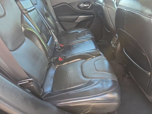 Used 2019 Jeep Cherokee Limited AWD/4WD image 24