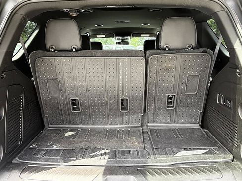 Used 2022 Chevrolet Tahoe LT w/ Luxury Package AWD/4WD image 11