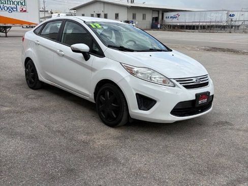 Used 2013 Ford Fiesta SE FWD image 1
