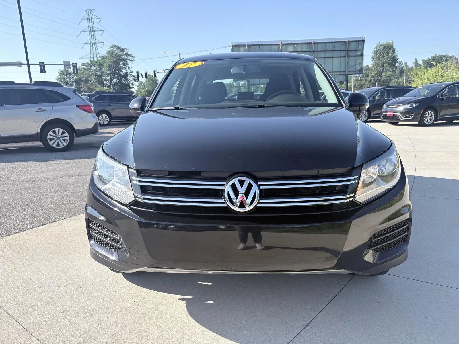 Used 2017 Volkswagen Tiguan S FWD image 2