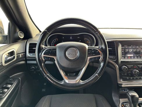 Used 2021 Jeep Grand Cherokee Laredo image 18