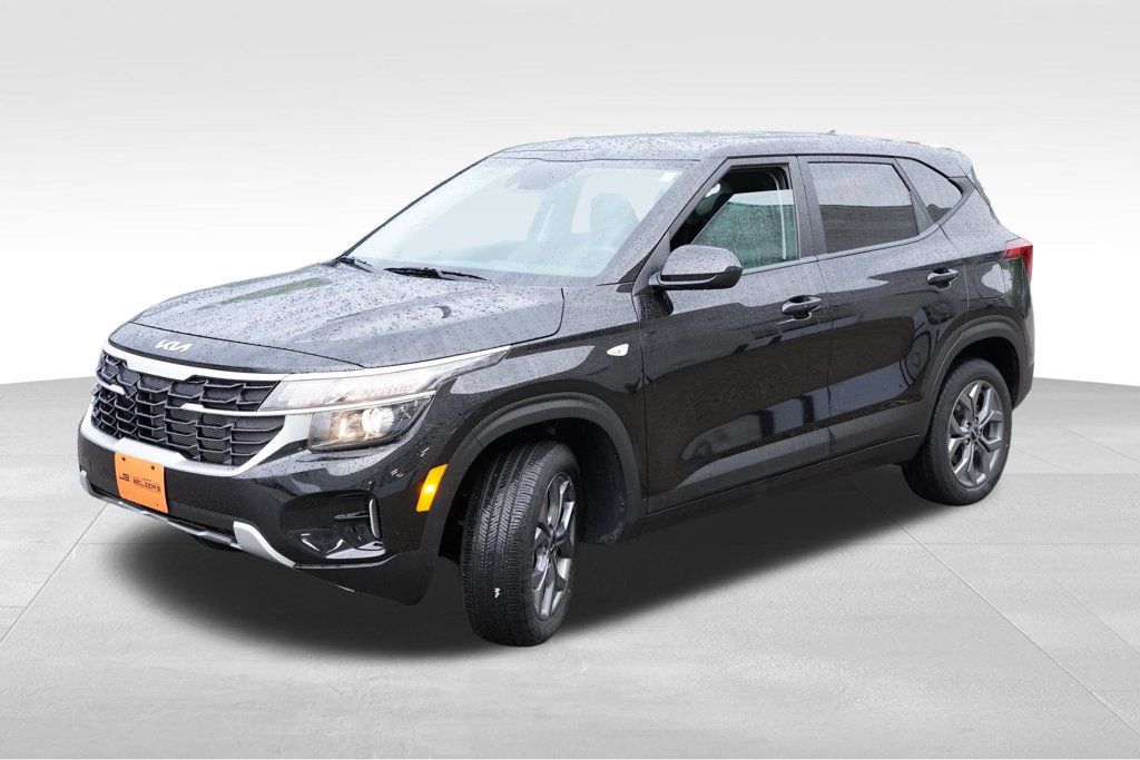 Certified 2024 Kia Seltos LX AWD/4WD image 11
