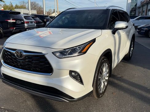 Used 2022 Toyota Highlander Platinum image 13