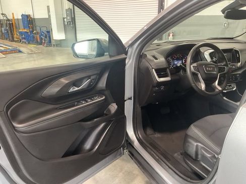 Used 2024 GMC Terrain SLE AWD/4WD image 14