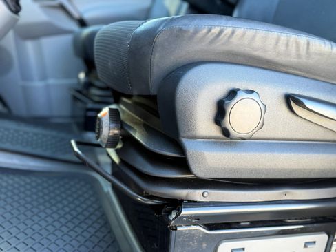 Used 2015 Mercedes-Benz Sprinter 2500 image 8