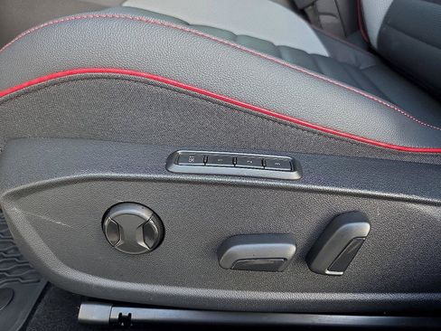 Used 2026 Volkswagen GTI SE FWD image 15