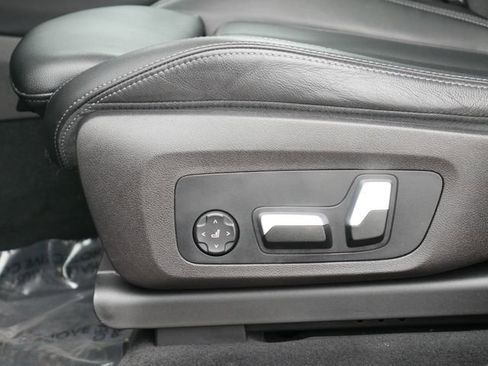 Used 2023 BMW X4 xDrive30i w/ Convenience Package image 13