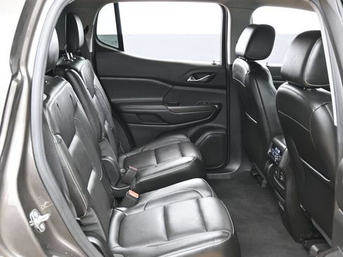 Used 2019 GMC Acadia SLT FWD image 17