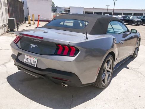 Used 2025 Ford Mustang Convertible RWD image 9