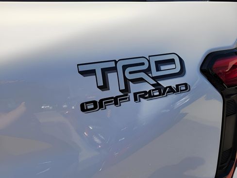Certified 2025 Toyota Tacoma TRD Off-Road image 32