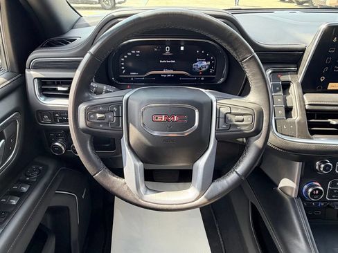 Used 2023 GMC Yukon XL SLT AWD/4WD image 13