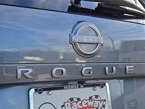 Certified 2025 Nissan Rogue S image 31