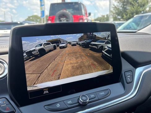 Used 2025 Chevrolet Blazer LT FWD image 24