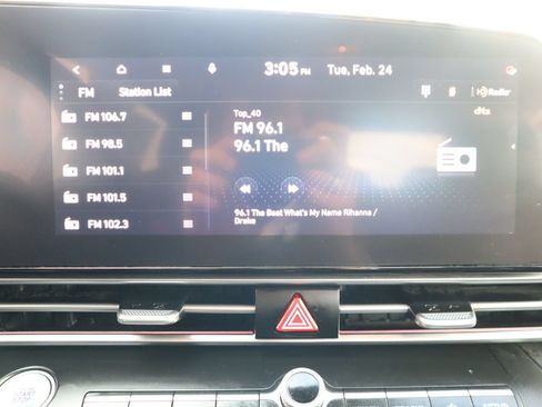 Used 2024 Hyundai Elantra SEL FWD image 37