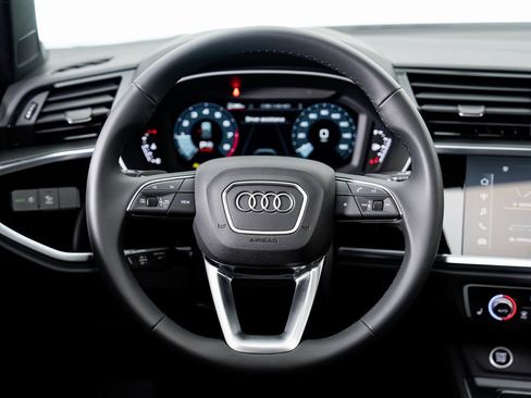 New 2025 Audi Q3 2.0T Premium image 10