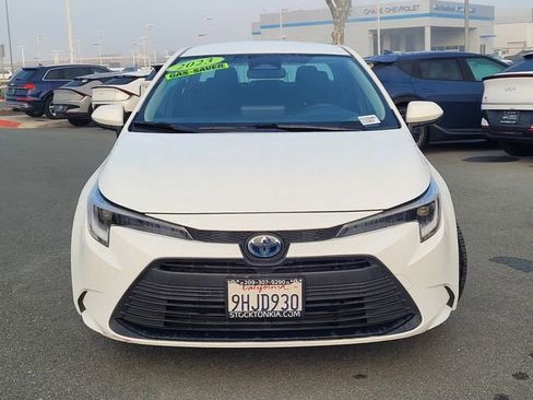 Used 2023 Toyota Corolla LE image 2