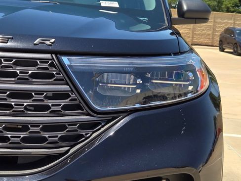 Used 2021 Ford Explorer XLT w/ Equipment Group 202A AWD/4WD image 32