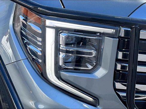 Used 2023 GMC Sierra 1500 SLT image 33