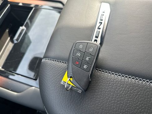 Used 2025 GMC Yukon XL Denali AWD/4WD image 75