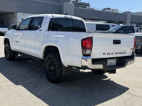Used 2021 Toyota Tacoma SR5 RWD image 4
