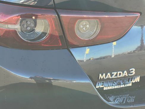Used 2021 MAZDA MAZDA3 s image 22