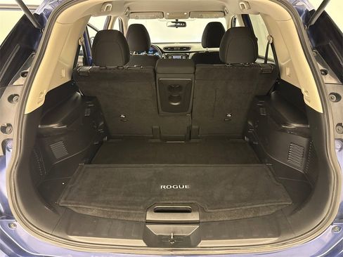 Used 2017 Nissan Rogue SV image 13