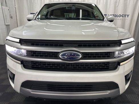 Used 2023 Ford Expedition Max XLT AWD/4WD image 3