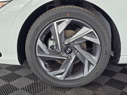 New 2026 Hyundai Elantra Limited FWD image 10