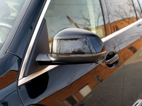 Used 2023 BMW X7 xDrive40i w/ Premium Package image 11