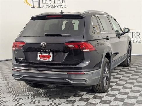 Used 2022 Volkswagen Tiguan SE image 7