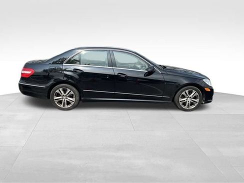 Used 2010 Mercedes-Benz E 350 4MATIC Sedan image 8
