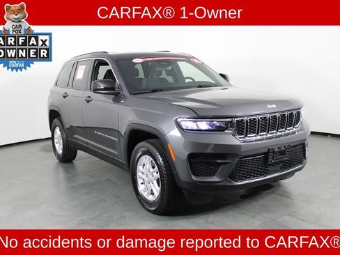 Used 2025 Jeep Grand Cherokee Laredo image 4