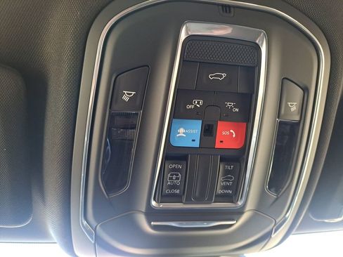 New 2025 Jeep Grand Cherokee Laredo X image 12