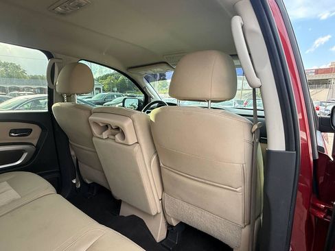 Used 2018 Nissan Titan SV AWD/4WD image 27