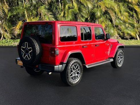 Used 2024 Jeep Wrangler Unlimited Sahara AWD/4WD image 5