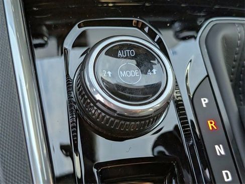 New 2026 GMC Canyon Elevation w/ Convenience Package image 16