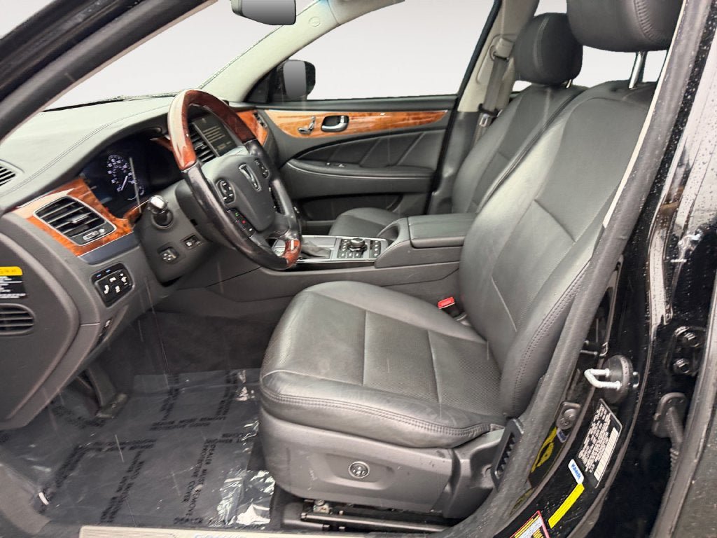 Used 2014 Hyundai Equus Signature RWD image 6
