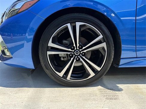 Used 2022 Nissan Sentra SR w/ Electronics Package image 4