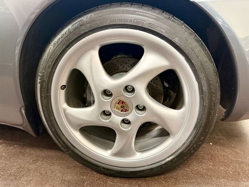 Used 2001 Porsche 911 Cabriolet image 30