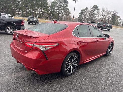 Used 2020 Toyota Camry SE w/ Convenience Package image 8
