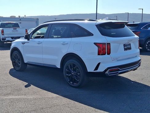 Certified 2023 Kia Sorento SX AWD/4WD image 4