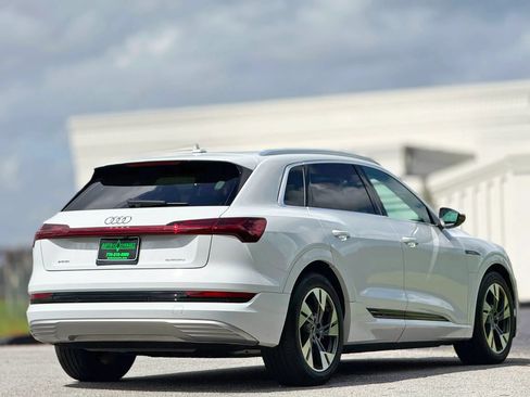 Used 2022 Audi e-tron Premium AWD/4WD image 12