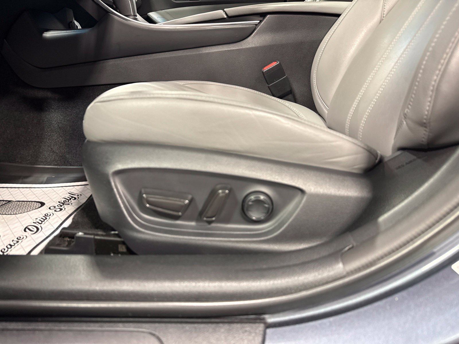 Used 2019 Toyota Avalon XLE w/ Moonroof Package FWD image 24