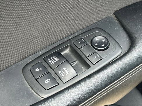 Used 2019 Dodge Challenger SXT RWD image 11
