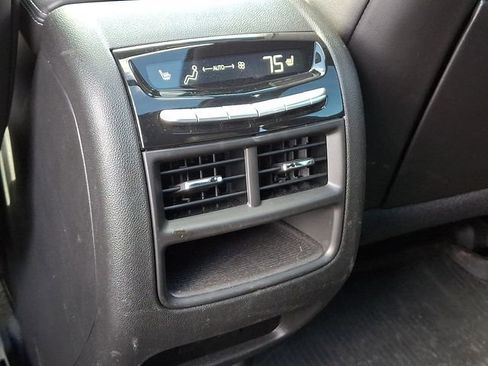 Used 2023 Cadillac XT5 Premium Luxury image 9