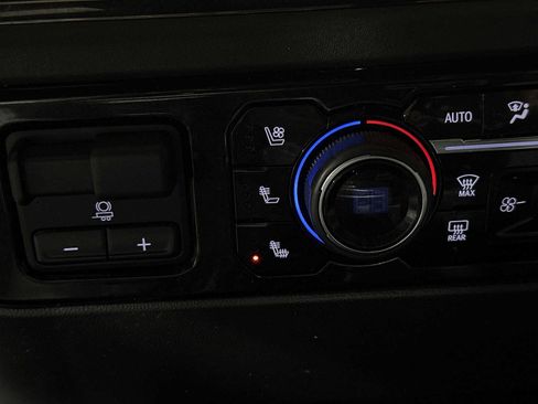 Used 2022 Chevrolet Silverado 1500 ZR2 image 35