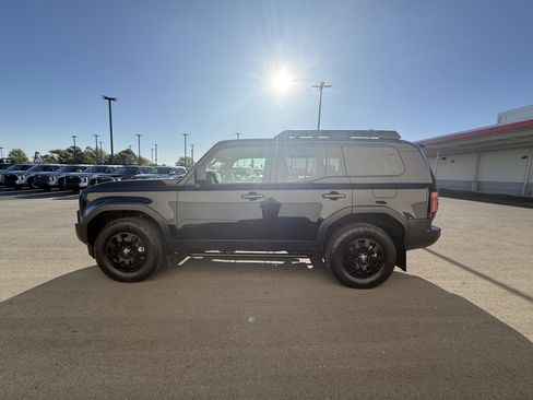 Certified 2024 Toyota Land Cruiser image 38