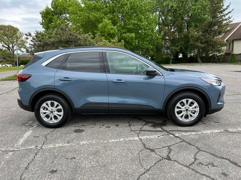 Used 2024 Ford Escape Active w/ Tech Pack #1 AWD/4WD image 12