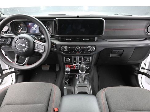 Used 2025 Jeep Wrangler Unlimited Rubicon image 14