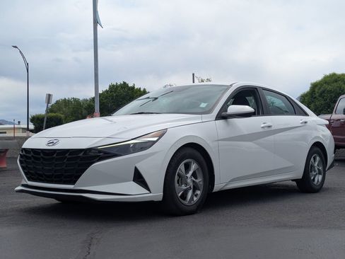Used 2023 Hyundai Elantra SE FWD image 10